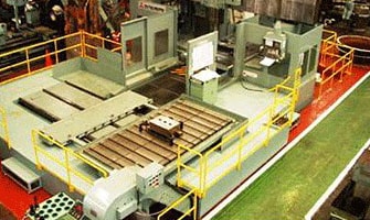 Gantry machining center with pallet changer